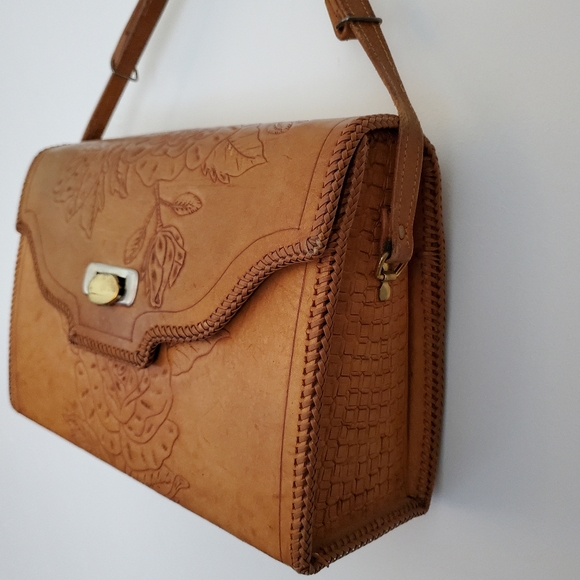 Leather Floral Embossed Hobo Envelope Vintage Box-Bag with Buckle Opening - Picture 11 of 13